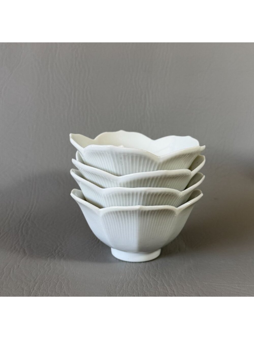 Vintage White Porcelain Lotus Bowls Ribbed Scalloped Set of 4 Japan 4.75" - Picture 2 of 7